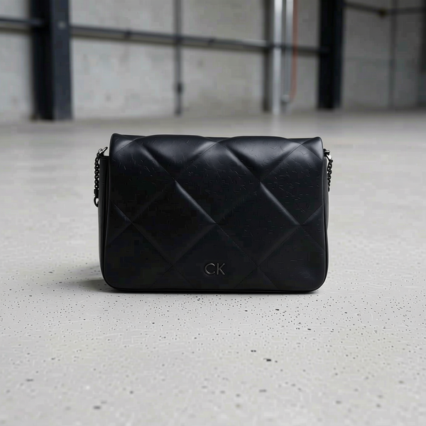 Calvin Klein - Structured Quilted Chain Shoulder Bag - Black